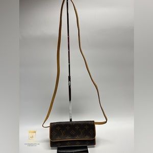 ❤️sold❤️Louis Vuitton Monogram twin Pochette